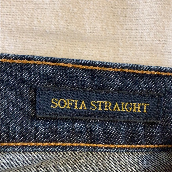 LUCKY BRAND JEANS— MEDIUM WASH STRAIGHT LEG - Picture 4 of 4